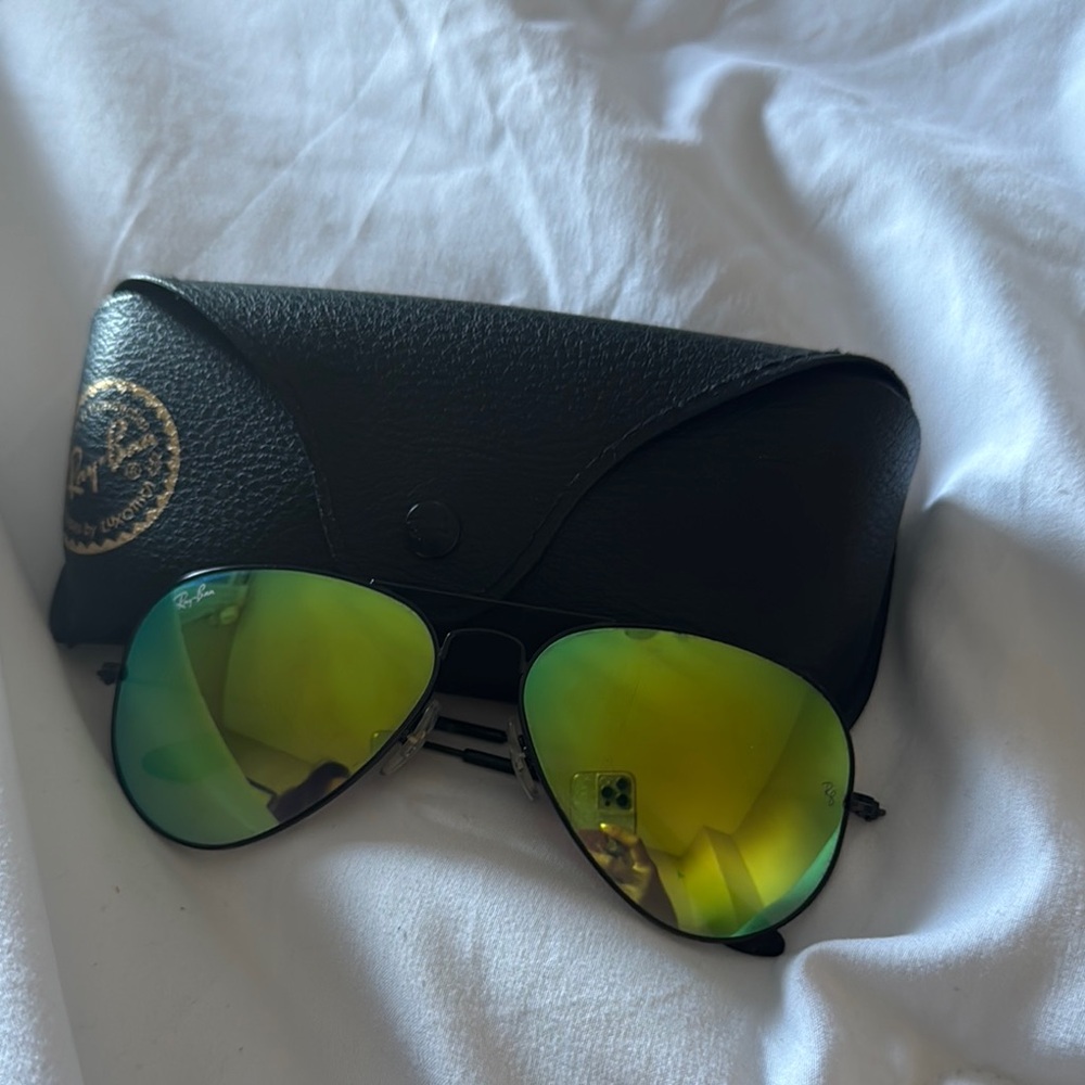 Ray-Ban Aviator Sunglasses with Green Lenses